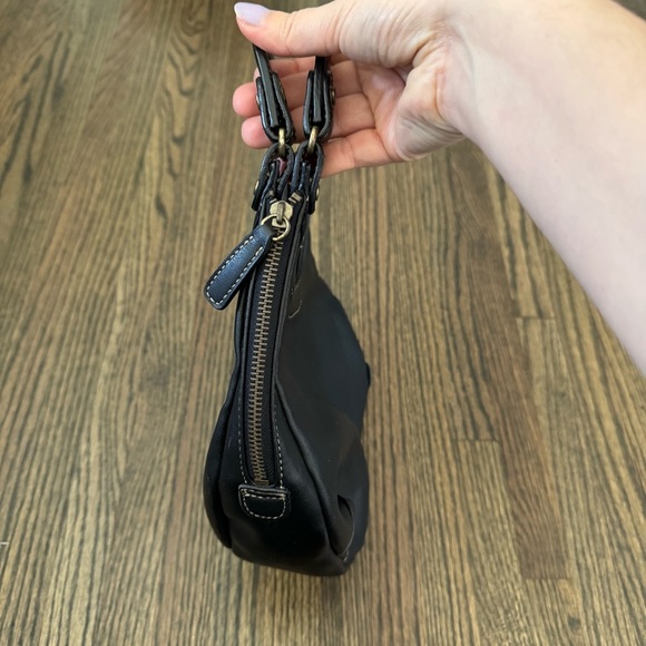 Y2K Vintage Nine West Faux Leather Round Handbag - Picture 3 of 7